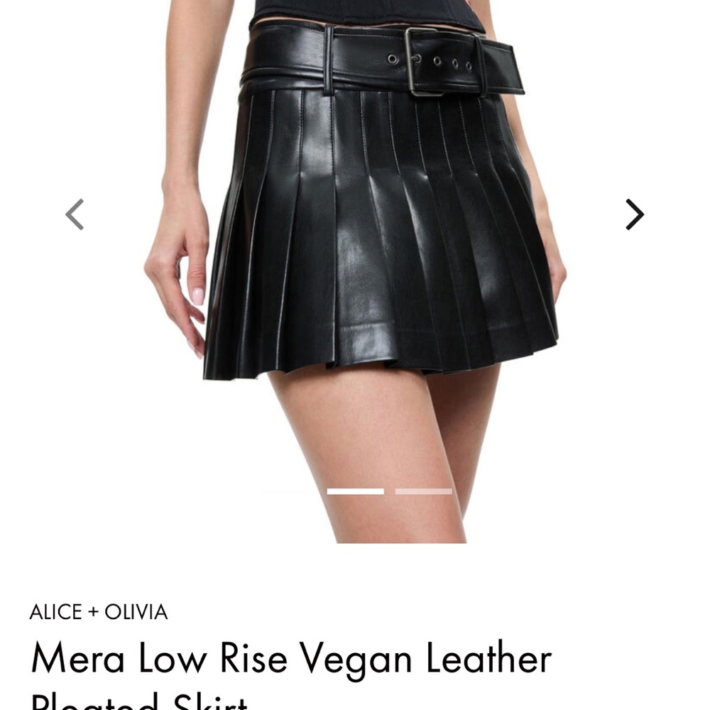 NWT Alice + Olivia Mera Black pleated Vegan Leather Mini Skirt with belt